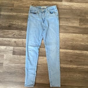 Levi’s 721 High Rise Skinny Jeans Size 27